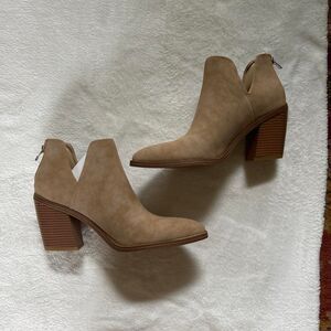 Mysoft light brown Tan faux suede ankle boots with block heel women's 8.5